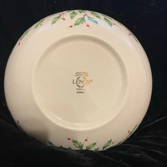 Lenox Holiday Sentiment Bowl - Green and Red Design - Picture 5 of 7